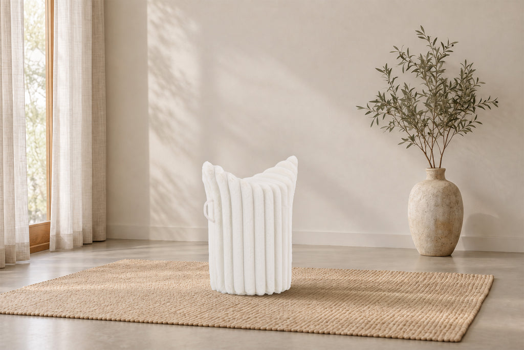 Winter-Edition Hocker „Hug“ Weiß | Hohe Ausführung | Sitzhöhe 50 cm