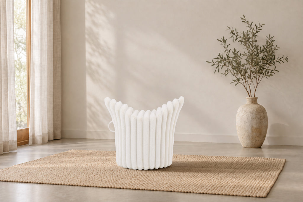 Winter-Edition Hocker „Hug“ Weiß| Niedrige Ausführung | Sitzhöhe 42 cm