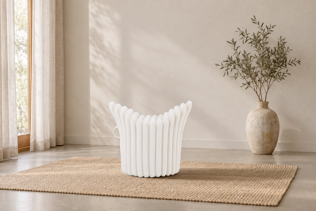 Winter-Edition Hocker „Hug“ Weiß| Niedrige Ausführung | Sitzhöhe 42 cm