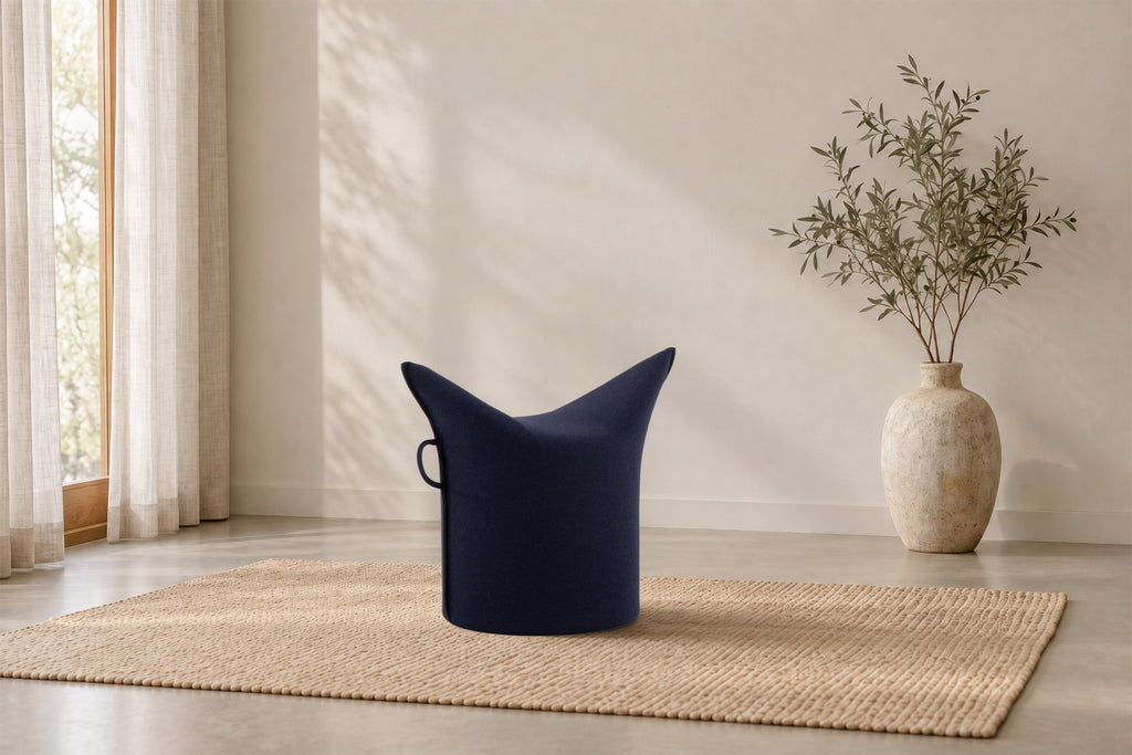 Wollfilz Hocker Navy | Niedrige Ausführung | Sitzhöhe 42 cm