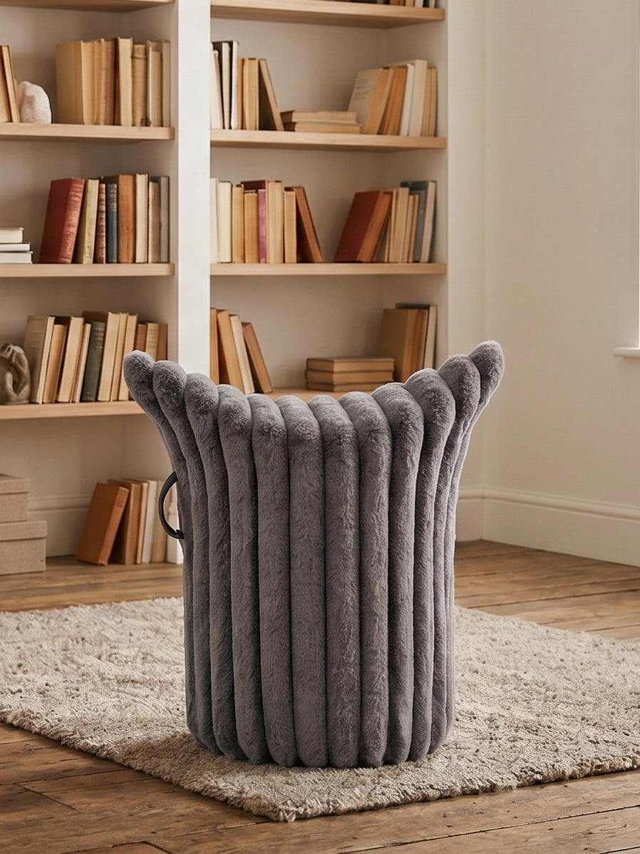 Winter-Edition Hocker „Hug“ Grau | Hohe Ausführung | Sitzhöhe 50 cm